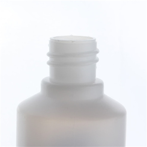 neck of glue bottle-- details of glue bottle