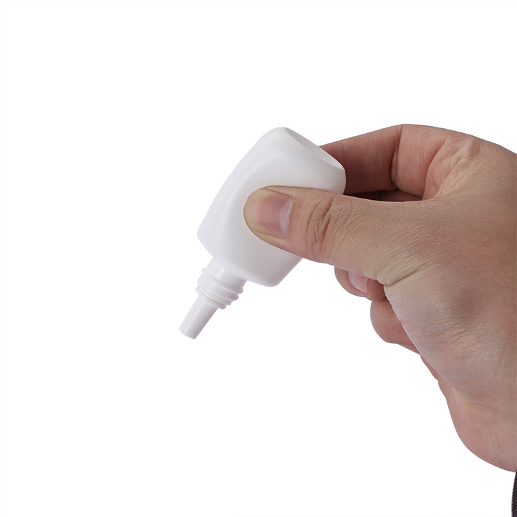 plastic nasal spray squeezing